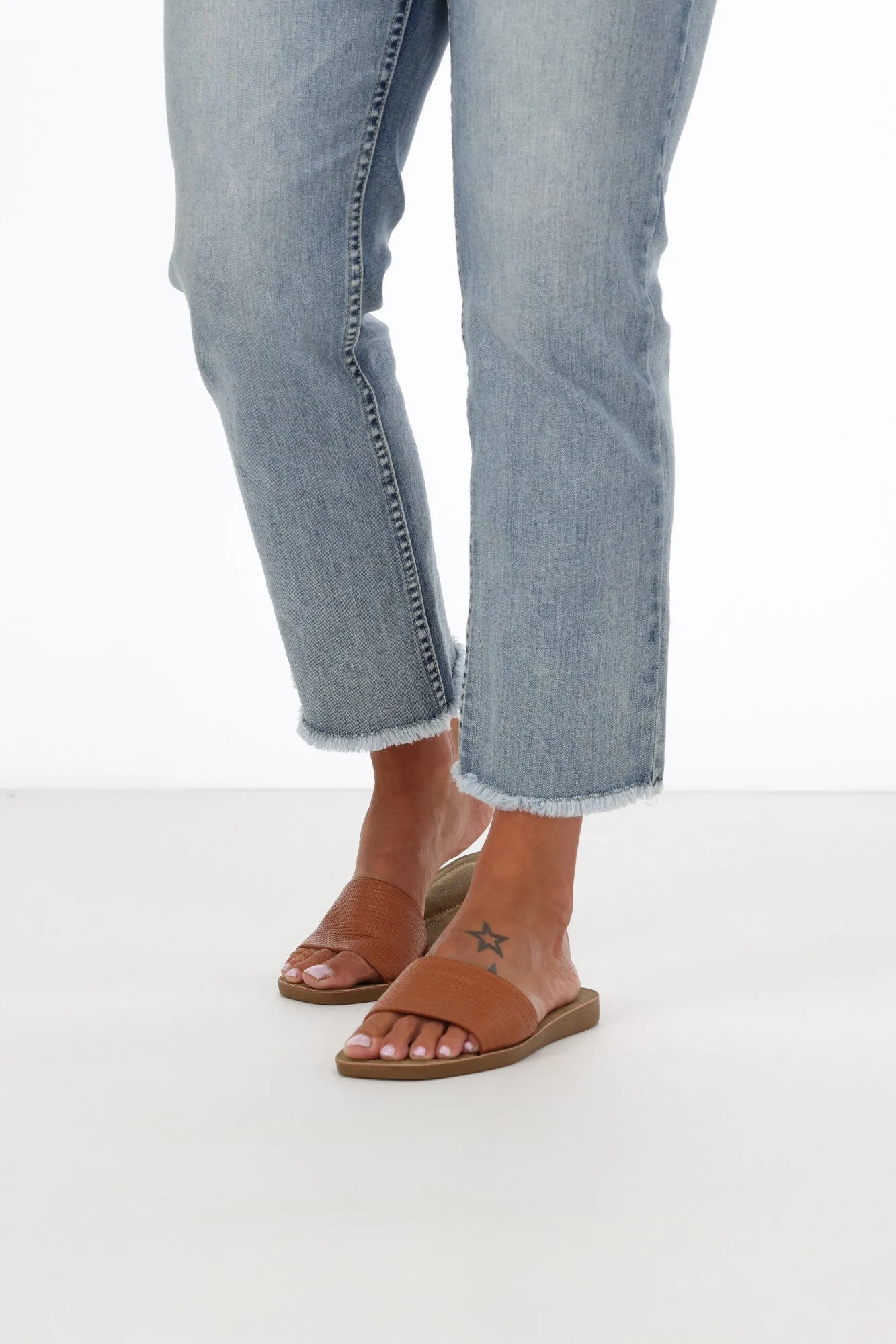 Cherry Lane Alyssia Slide Tan