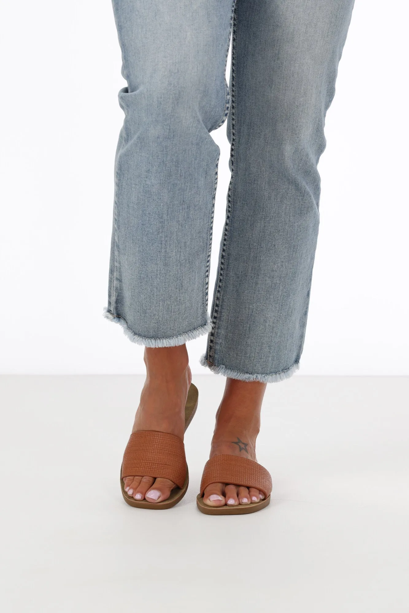 Cherry Lane Alyssia Slide Tan