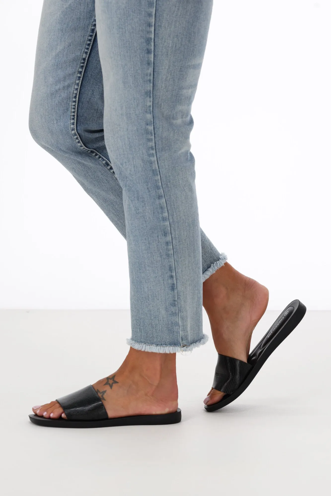 Cherry Lane Athena Slide Black