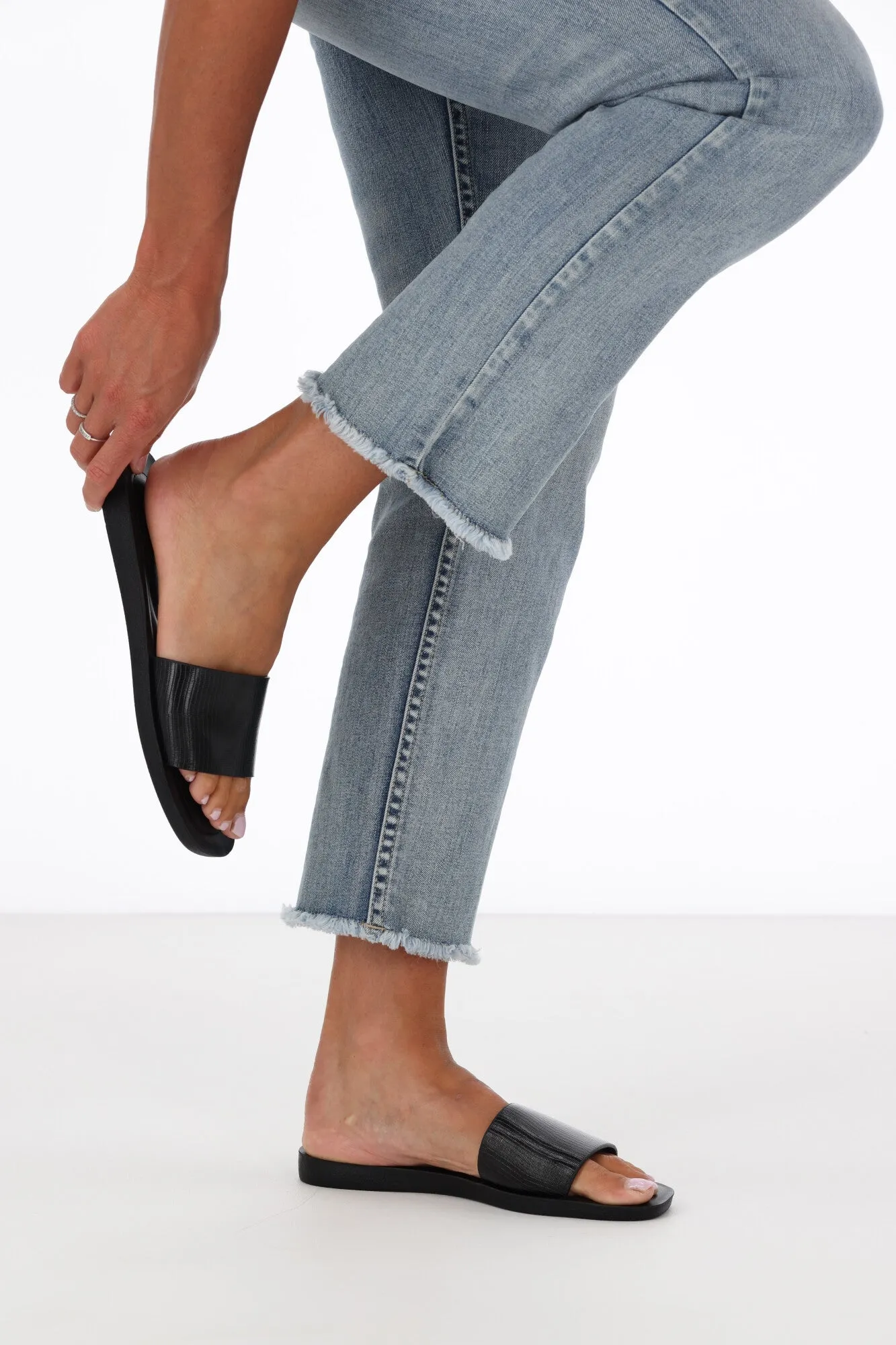 Cherry Lane Athena Slide Black