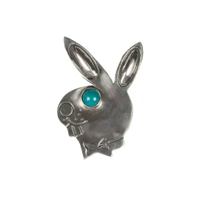 MNQ16805 Pin Badge - Play Bunny