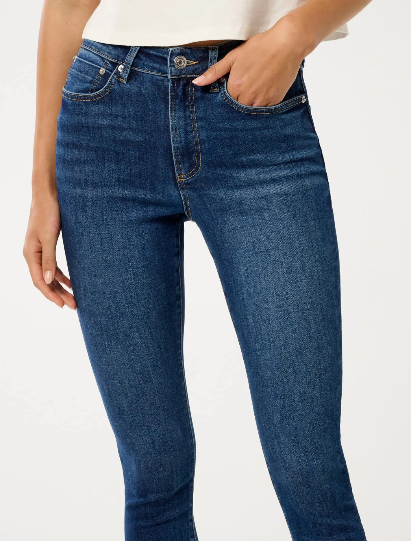Nala Mid-Rise Skinny Jeans